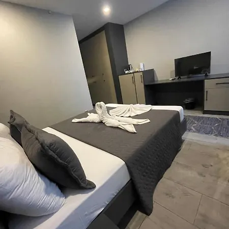 Agora Royal Otel