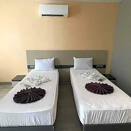 Agora Royal Hotel 4*
