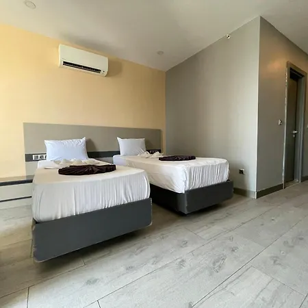 Agora Royal فندق 4*