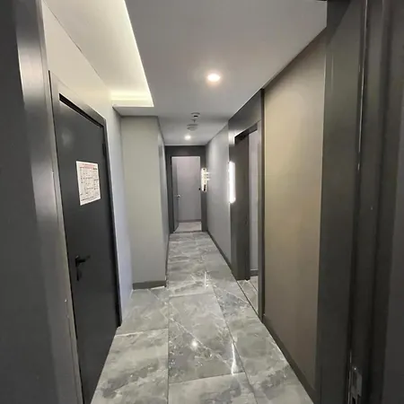 Agora Royal فندق 4*